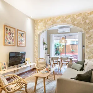 Spacious & Sunny With Terrace In The Center , Barcelona Spain